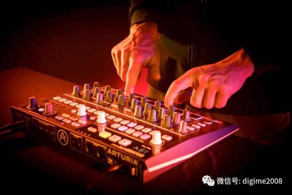 Arturia"小怪兽"DrumBrute Impact 教程第一集：声音和步进